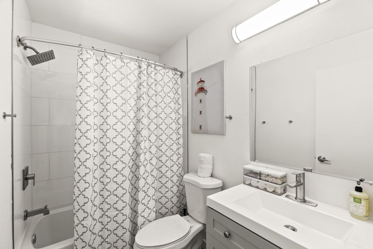 Bathroom 4, Lovely 1-bedroom condo in Biltmore, Maricopa