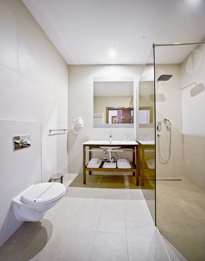 Bathroom 4, Hotel Marshal, Belgrade