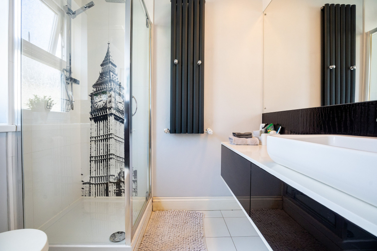 Bathroom 3, Le Cwtch - Beautiful 1 Bed Apartment, Cardiff