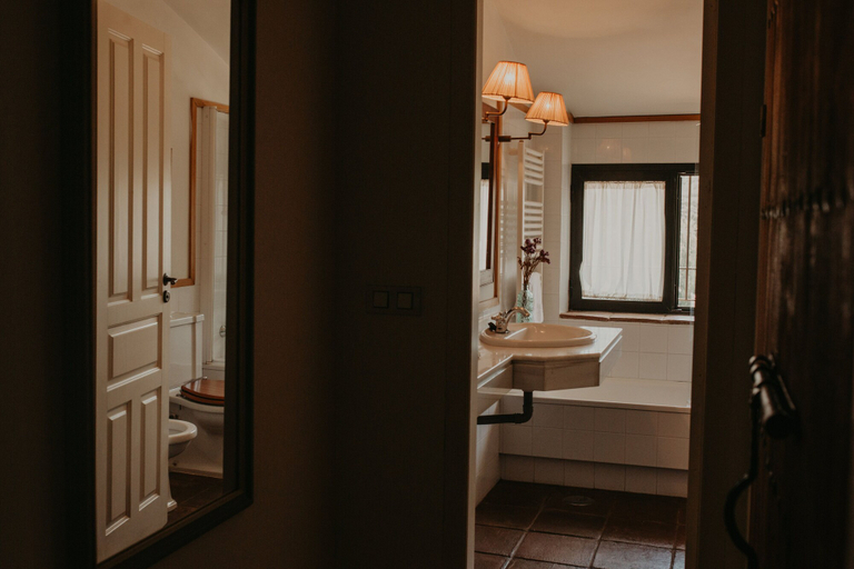 Bathroom 5, Hotel Posada de Valdezufre, Huelva