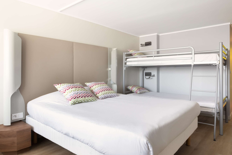 Bedroom 3, Campanile Dole, Jura