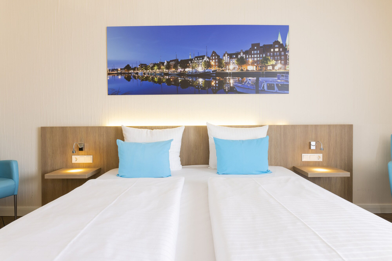 Bedroom 2, Hotel IV Jahreszeiten Lübeck, Lübeck