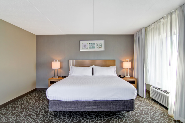 Bedroom 12