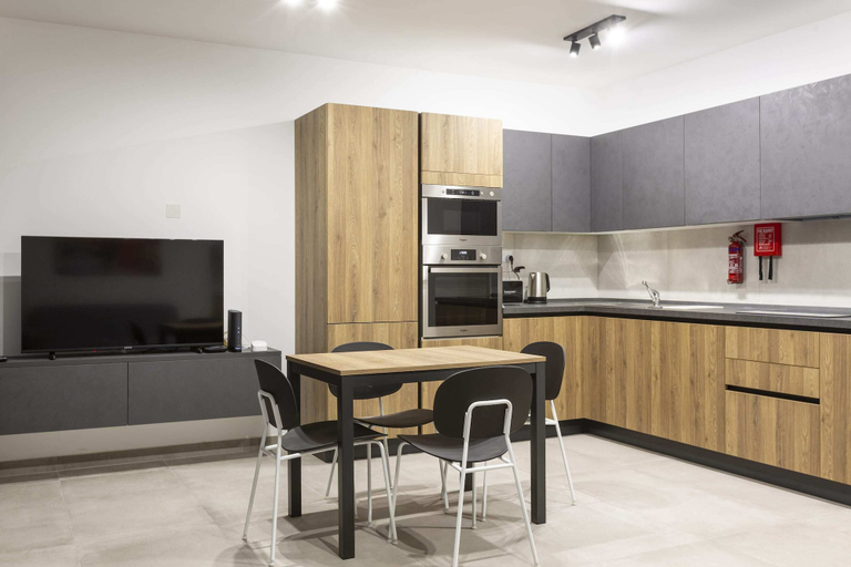 Others 5, Gzira Suite 13