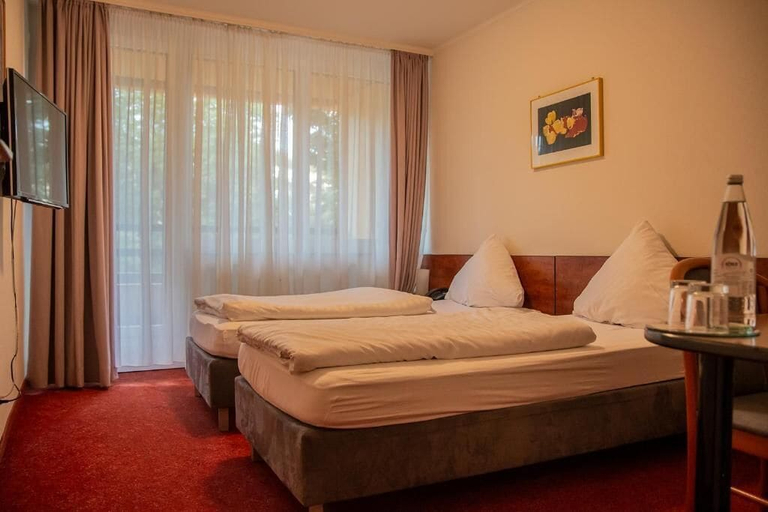 Bedroom 4, Hotel Alpha, Stuttgart