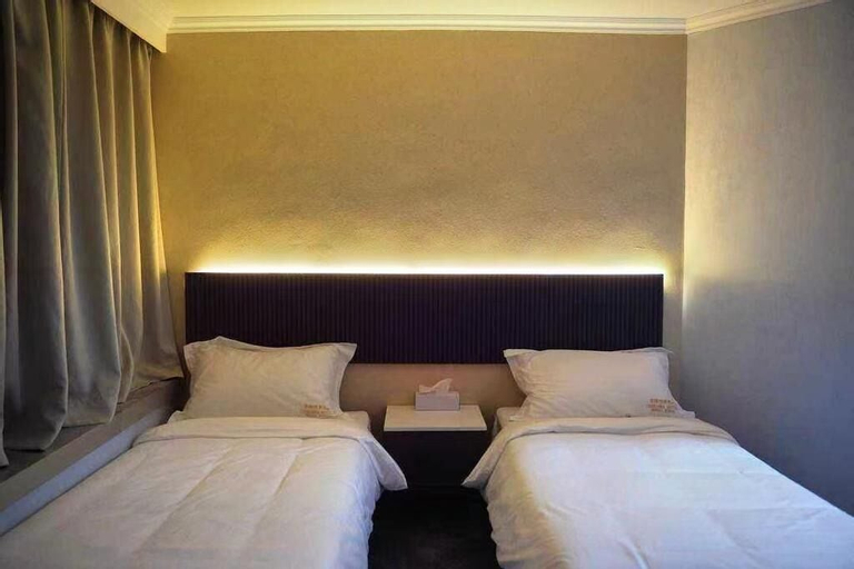 Bedroom 5, Chelsea Hotel, Kowloon