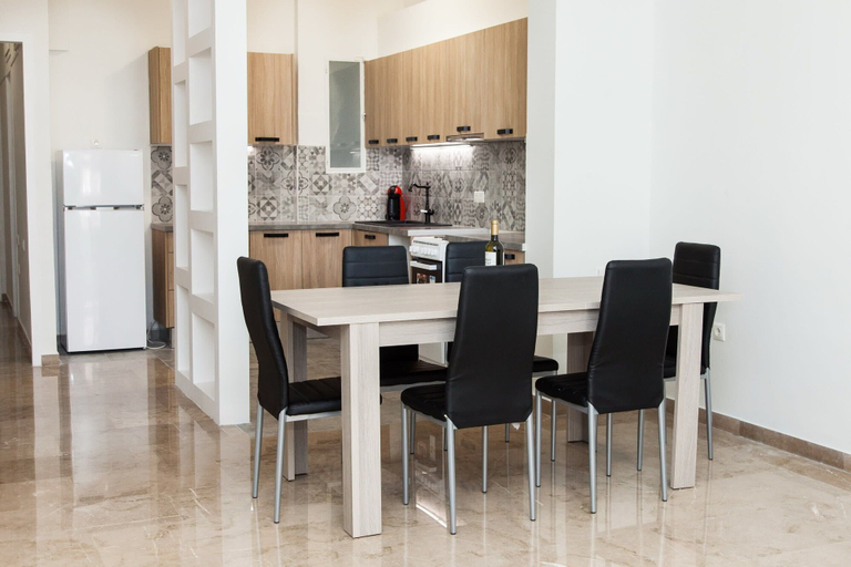 Others 5, Glamorous Apt in central Athens, Attica