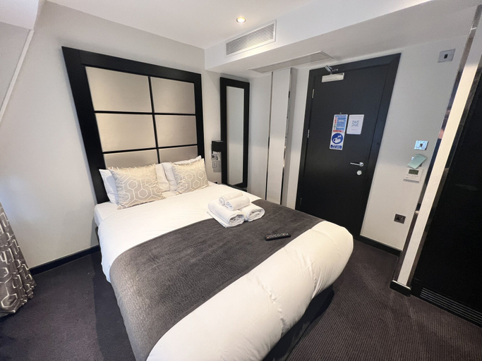 Bedroom 3, Great St Helen Hotel, London