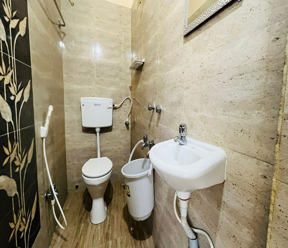 Bathroom, Sathyam Residency, Puducherry