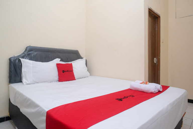 Bedroom 5, RedDoorz near Plaza Ambarrukmo Yogyakarta, Sleman