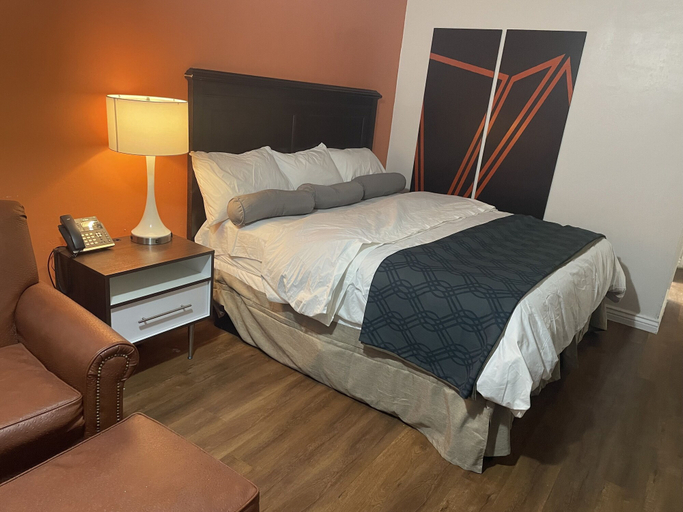 Bedroom 3, B&J Hotel and Apartment, Reeves