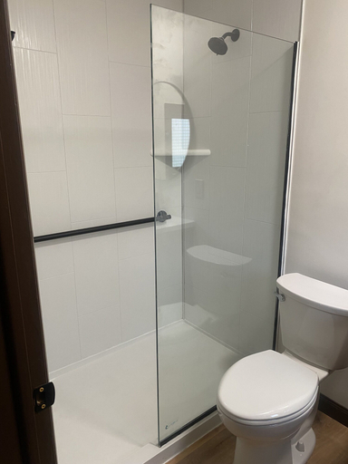 Bathroom 5, Travelodge By Wyndham Emlenton, Venango