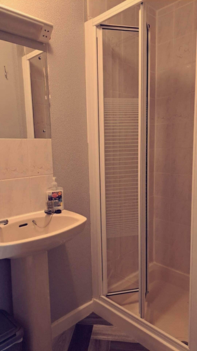 Bathroom 3, Urban Inn, Blackpool