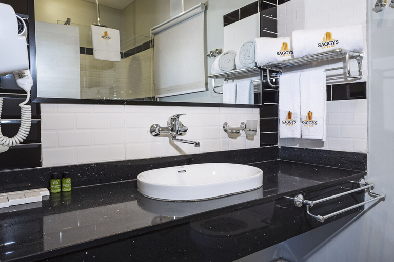 Bathroom 4, Saggys Suites Hotel & Spa, Dagoretti North
