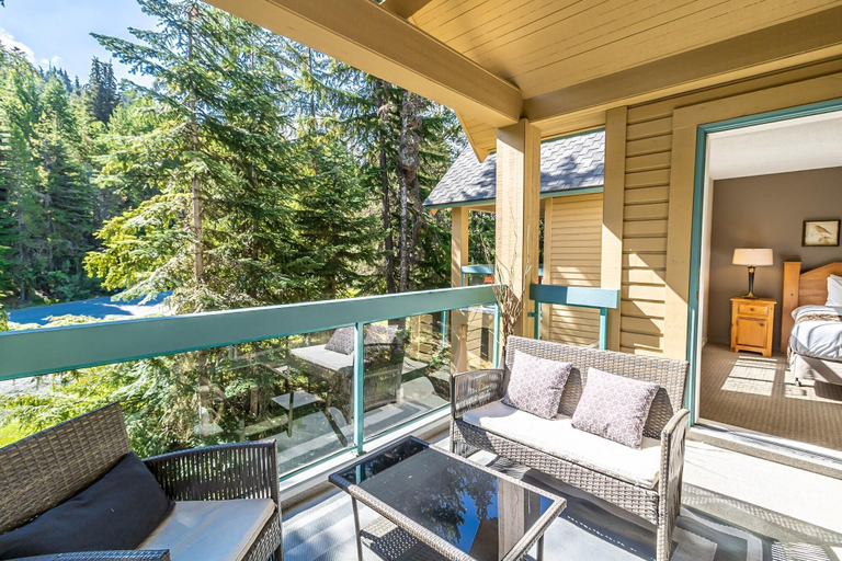 Others 5, Elevate Real Estate Management Snowbird - 202, Squamish-Lillooet