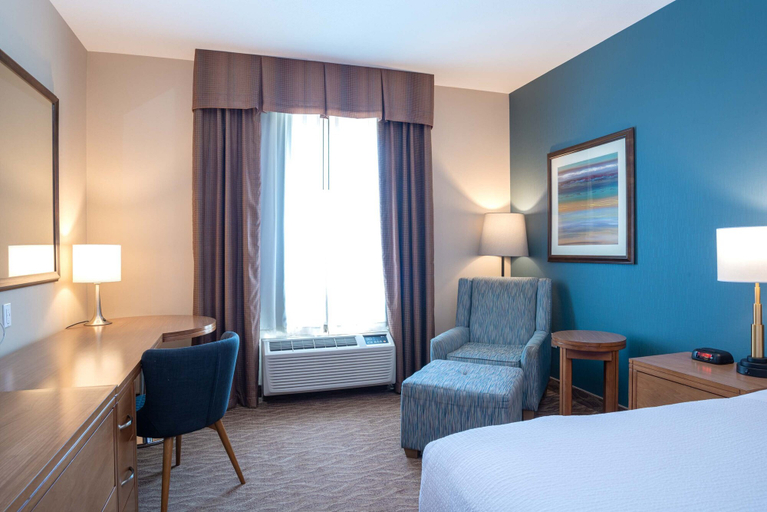 Bedroom 5, Sandman Hotel & Suites Squamish, Squamish-Lillooet