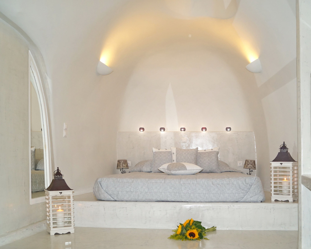 Bedroom 3, Cally Cave Houses, South Aegean