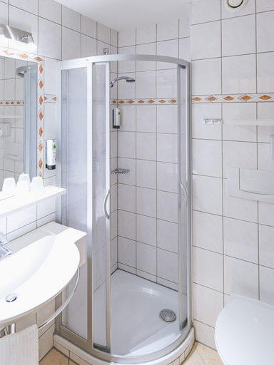 Bathroom 5, Hotel Styrolerhof KG, Reutte