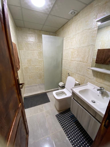 Bathroom 4, Adel rum camp, Quaira