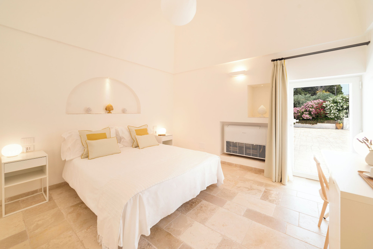 Bedroom 2, Masseria San Nicola Savelletri - B&B, Brindisi