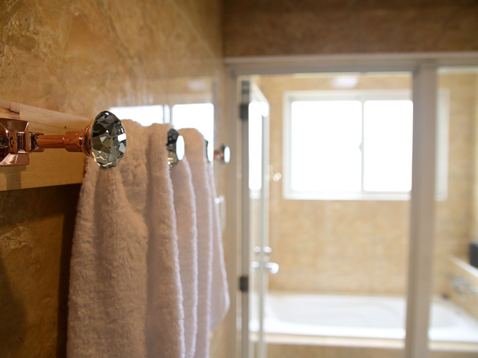 Bathroom 4