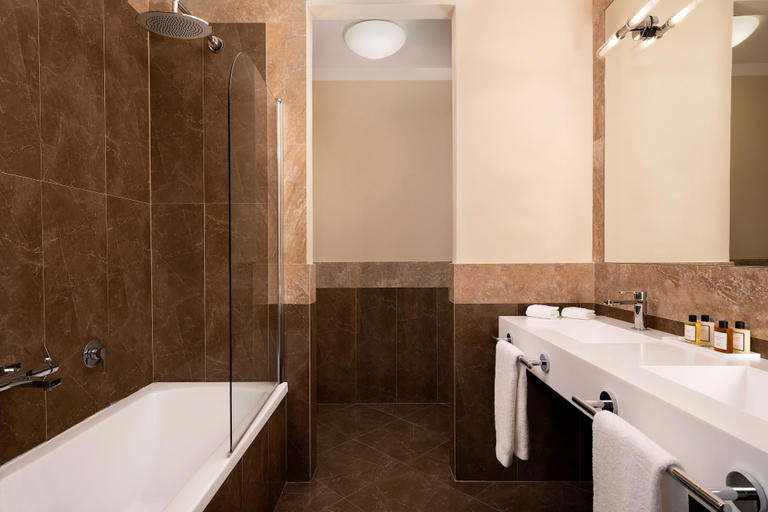 Bathroom 5, Sina Villa Medici, Autograph Collection, Florence