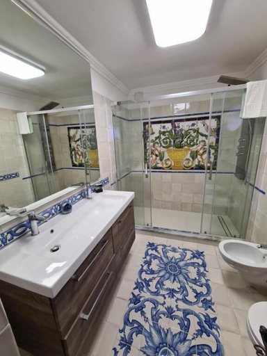 Bathroom 5, Casa del Solitario Capri, Napoli