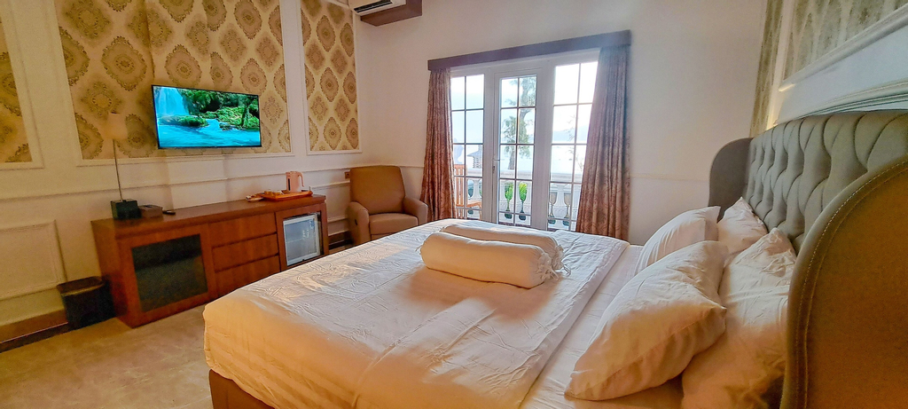 Bedroom 2, Gili Beachfront Suites, Lombok