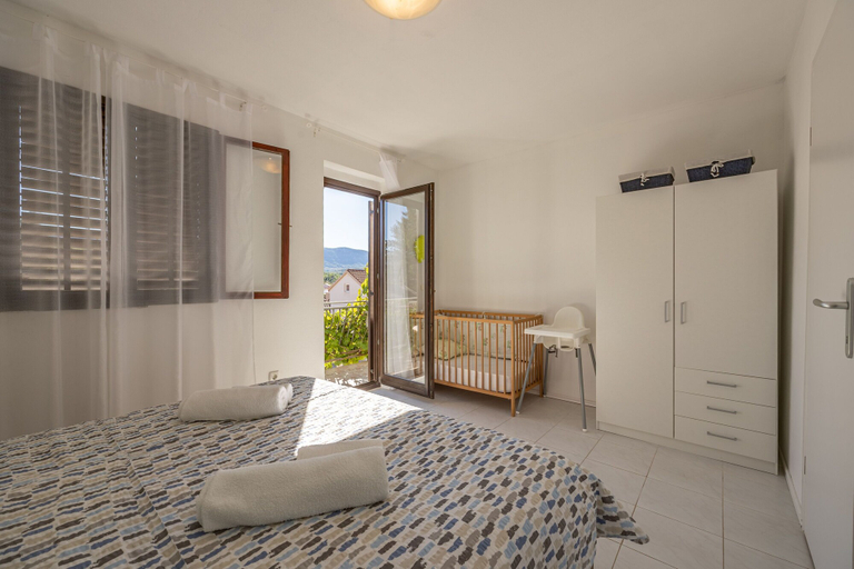Bedroom 5, Apartments Iskra, Jelsa