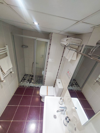 Bathroom 5, Udi Hotel, Merkez
