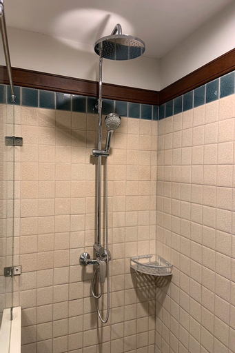 Bathroom 11