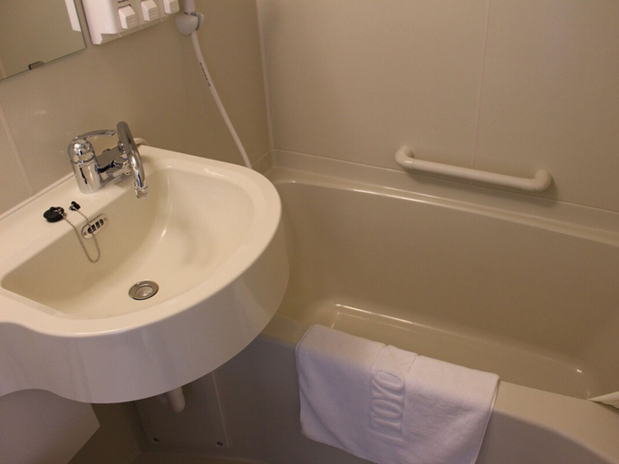 Bathroom 4, Toyoko Inn Kanazawa Station Higashi, Kanazawa