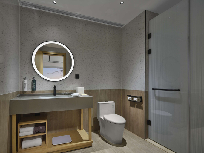 Bathroom 5, Hilton Garden Inn Tianjin Huayuan, Tianjin