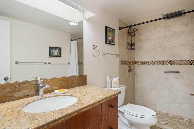 Bathroom 4, Kona Makai 3-203, Hawaii