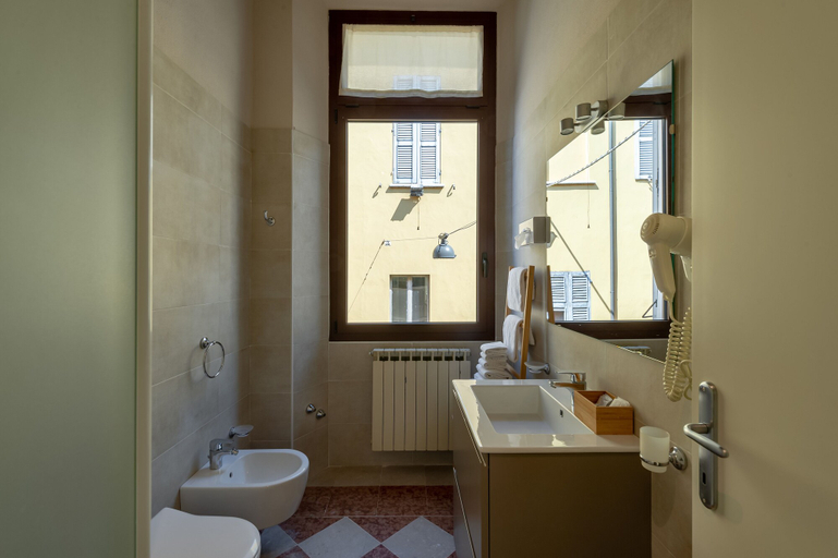 Bathroom 5, Residenza Ca' Tazzoli , Mantegna Hotels, Mantua