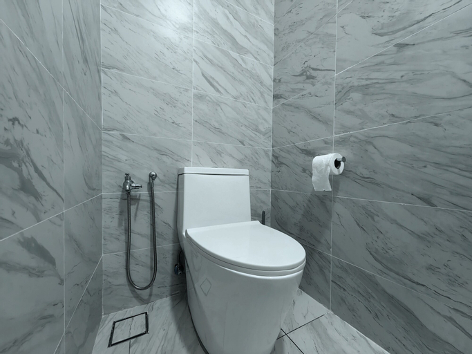 Bathroom 7