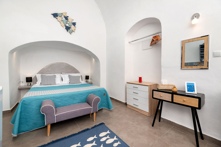 Bedroom 5, 1812 Caves 'n Mansion, South Aegean