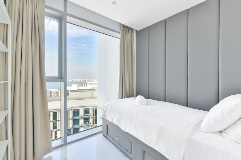 Room 2, Luxurious 3BR w maidroom in BLUEWATERS, Dubai