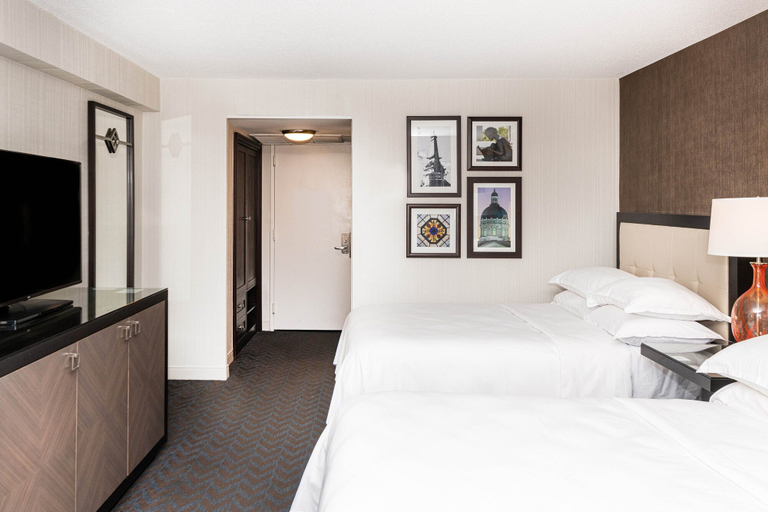 Bedroom 3, Sheraton Indianapolis City Centre Hotel, Indianapolis