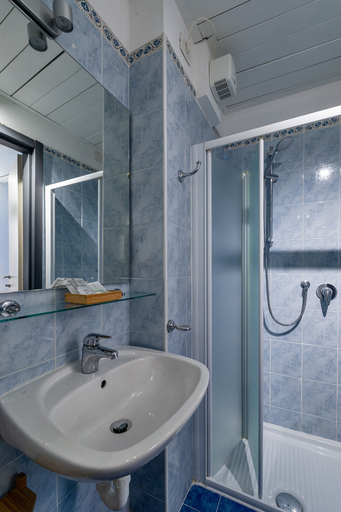 Bathroom 4, Hotel dei Gonzaga , Mantegna Hotels, Mantua