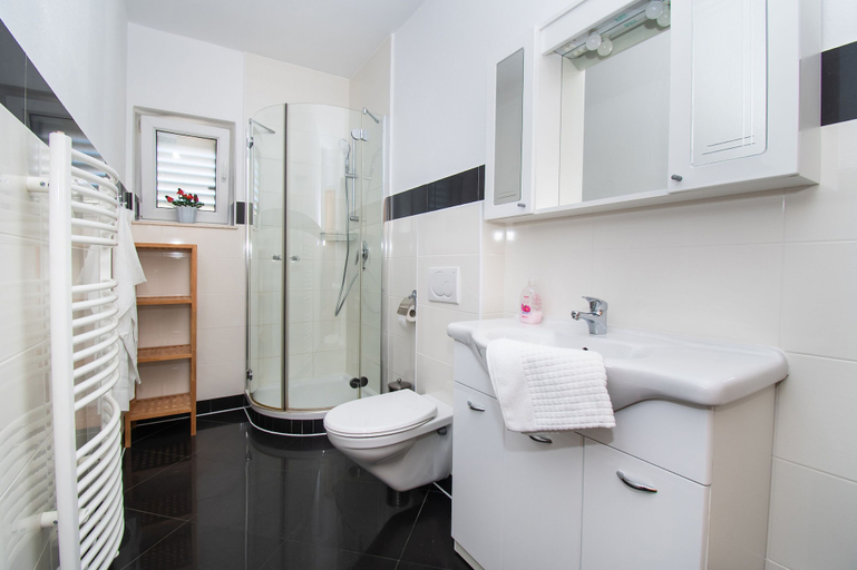 Bathroom 4, Apartments Kendes, Vodice