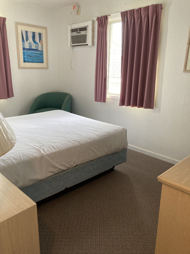 Bedroom 2, Rambler Motel & Apartments, Cape May