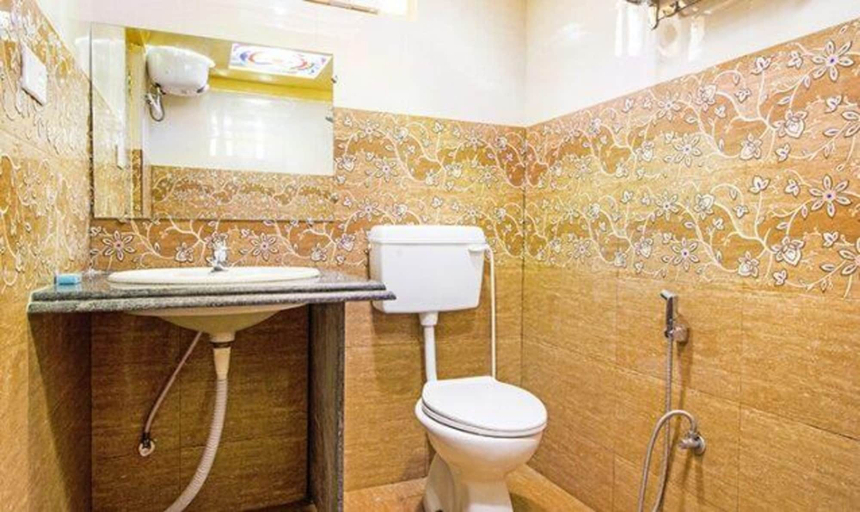 Bathroom 4, FabHotel Amaltas, Ranchi