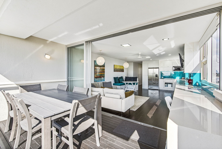 Food & Drinks, 84 The Spit Holiday Apartments, Maroochy - Mooloolaba