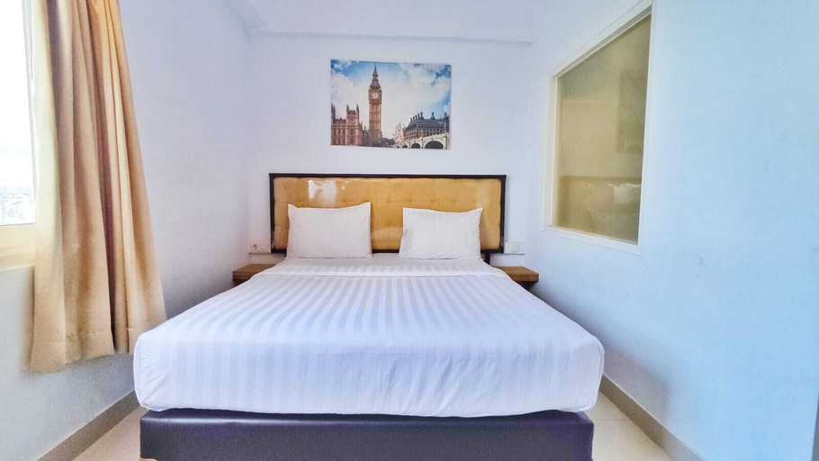 Bedroom 4, De La Charis Hotel by Waringin Hospitality, Tuban