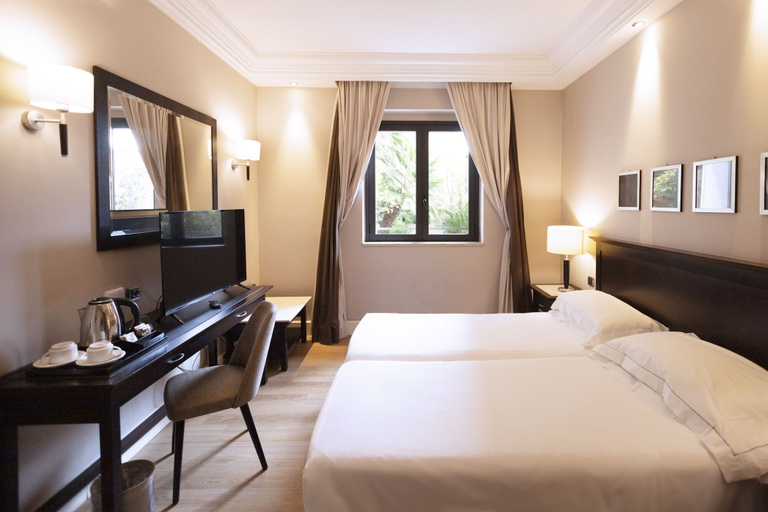 Bedroom 2, Regina Margherita Hotel, Cagliari