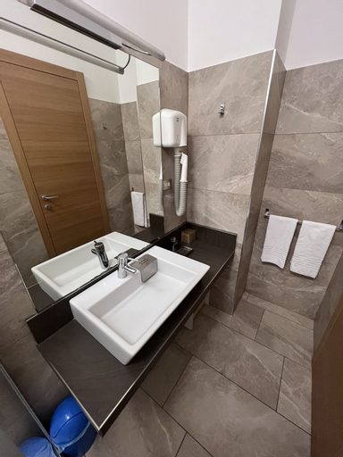 Bathroom 8