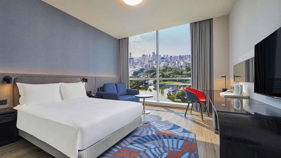 Bedroom 2, Holiday Inn Express TAICHUNG PARK by IHG, Taichung