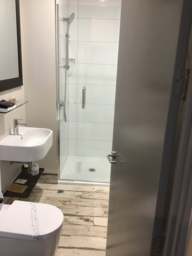 Bathroom 4, Poshtel, Waitaki