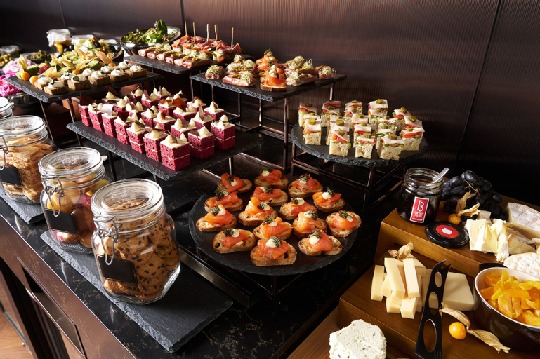 Food & Drinks